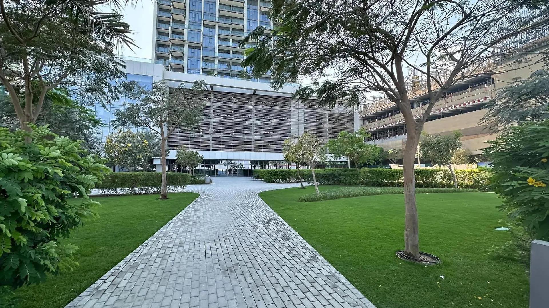 Trophy-Luxurious Living W Serene Sea Blends View دبي شقة